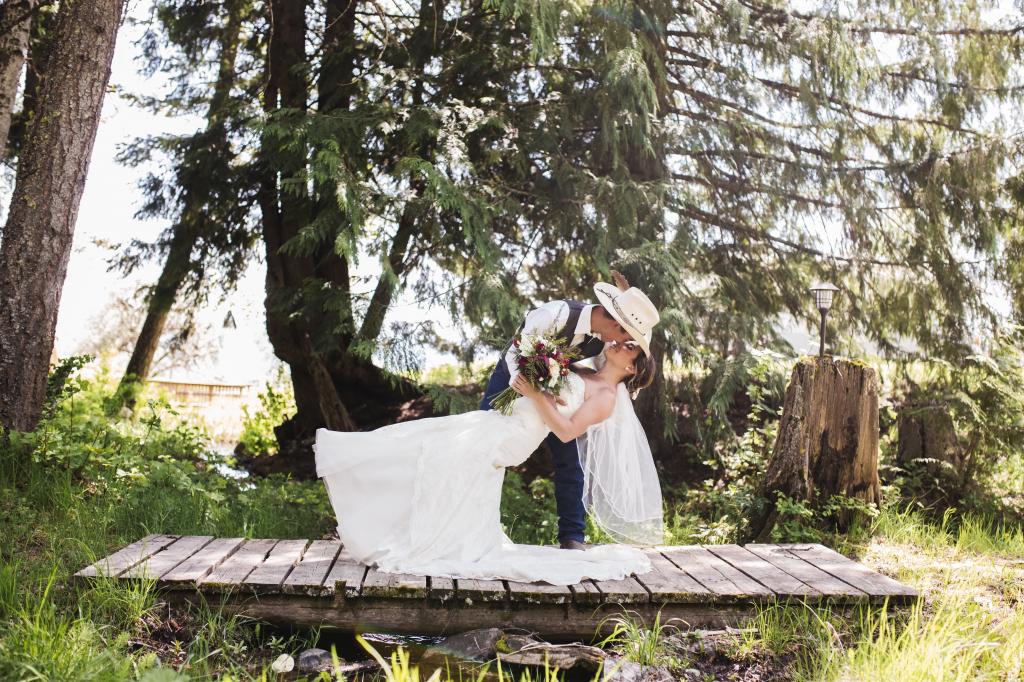 Wedding kiss. (Courtesy of Kassie Guglielmino)